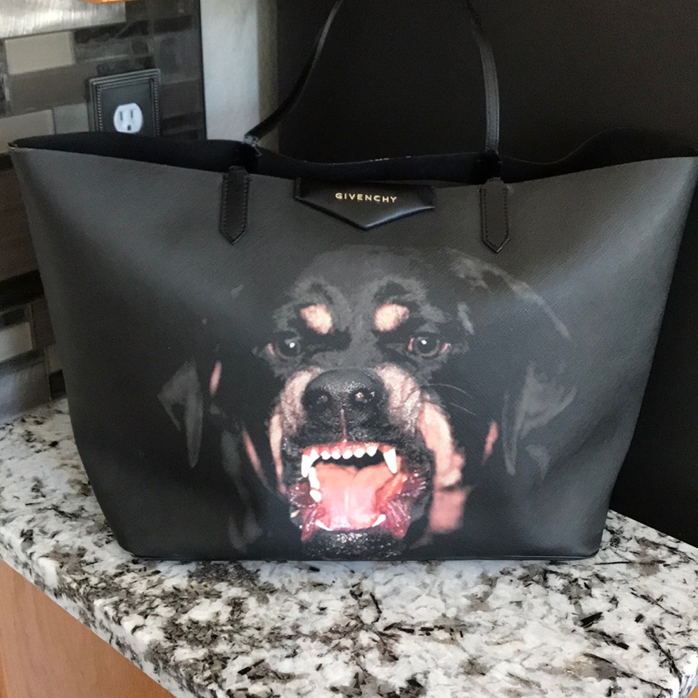 Givenchy Rottweiler Antigona Large PLS READ❤️